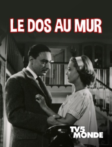 TV5MONDE - Le dos au mur