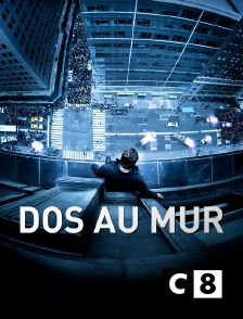 C8 - Dos au mur