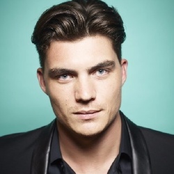 Zane Holtz - Acteur