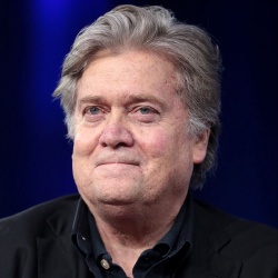 Steve Bannon - Politique