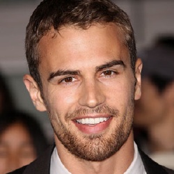 Theo James - Acteur