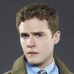 Iain De Caestecker - Acteur