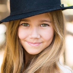 Brooklyn Rae Silzer - Actrice