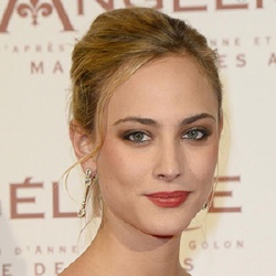 Nora Arnezeder - Actrice