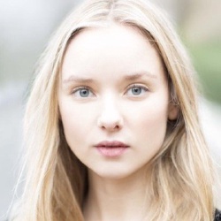 Alexandra Dowling - Actrice