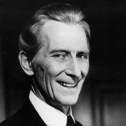 Peter Cushing - Acteur