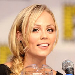 Laura Vandervoort - Actrice