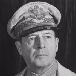 Douglas MacArthur - Militaire