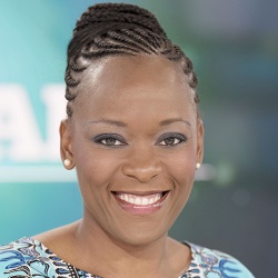 Dominique Tchimbakala - Présentatrice