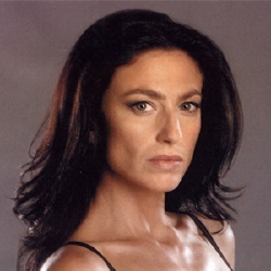 Claudia Black - Actrice