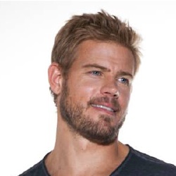 Trevor Donovan - Acteur