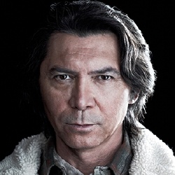 Lou Diamond Phillips - Guest star