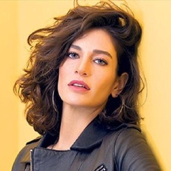 Berrak Tüzünataç - Actrice