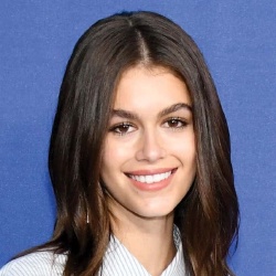 Kaia Gerber - Mannequin