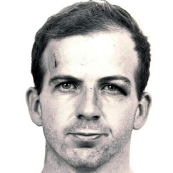 Lee Harvey Oswald - Hors-la-loi