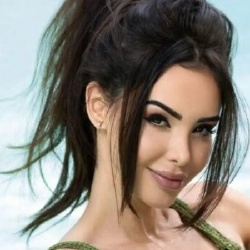 Nabilla Benattia - Sujet