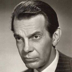 Raymond Massey - Acteur