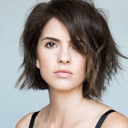 Shelley Hennig - Actrice