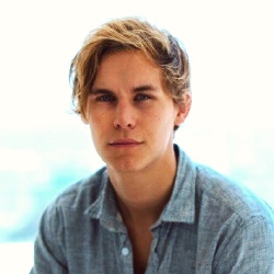 Rhys Wakefield - Acteur