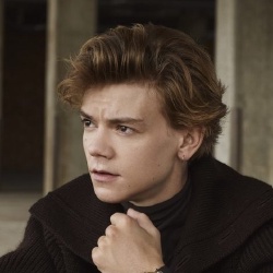 Thomas Brodie-Sangster - Acteur