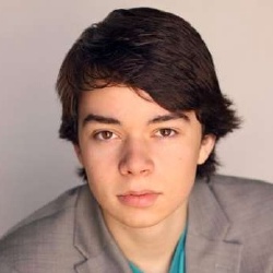 Noah Ringer - Acteur