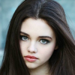 India Eisley - Actrice