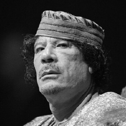 Mouammar Kadhafi - Politique