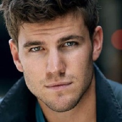 Austin Stowell - Acteur