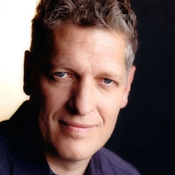 Clancy Brown - Voix Off VO