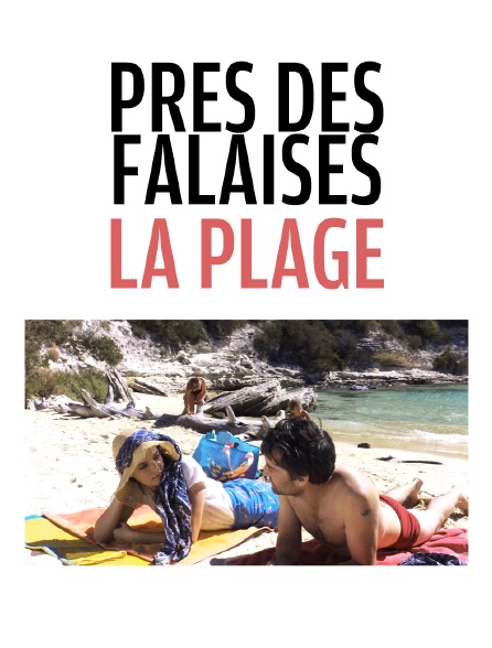 Près des falaises, la plage