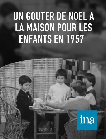 INA - Un goûter de Noël à la maison pour les enfants en 1957