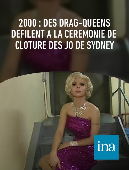 INA - 2000 : des drag-queens défilent à la cérémonie de clôture des JO de Sydney