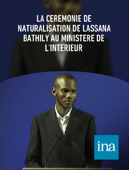 INA - La cérémonie de naturalisation de Lassana Bathily au ministère de l'Intérieur